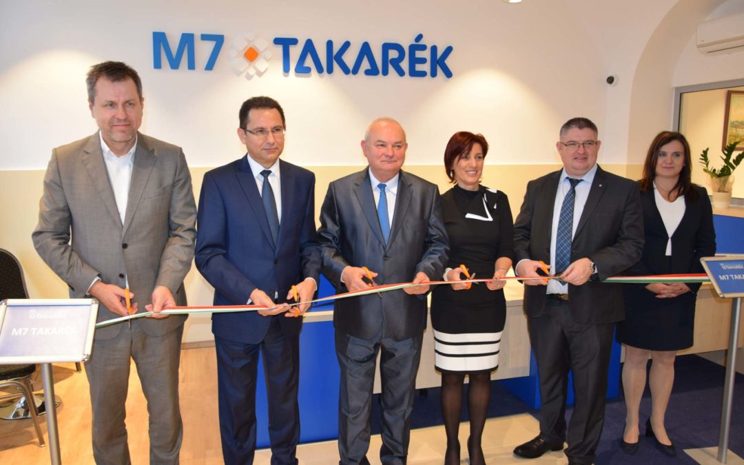 Itt a meglepetés! A Takarékbank is elindult az online számlanyitással