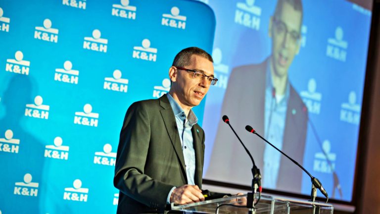 KH a lathatatlan bankolase a jovo