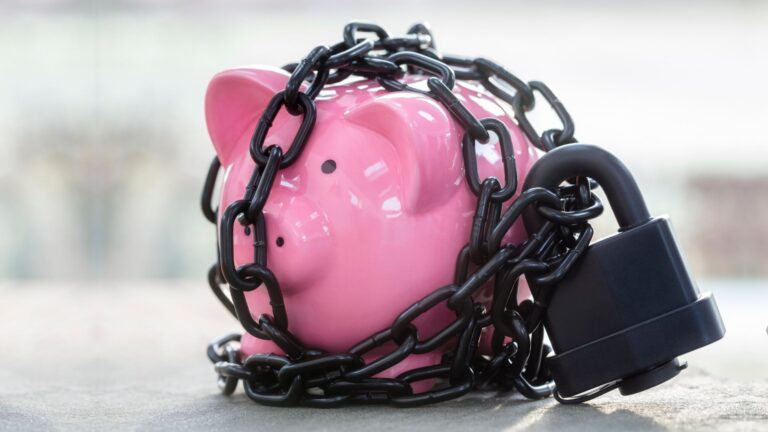 nyílt bankolás kritika