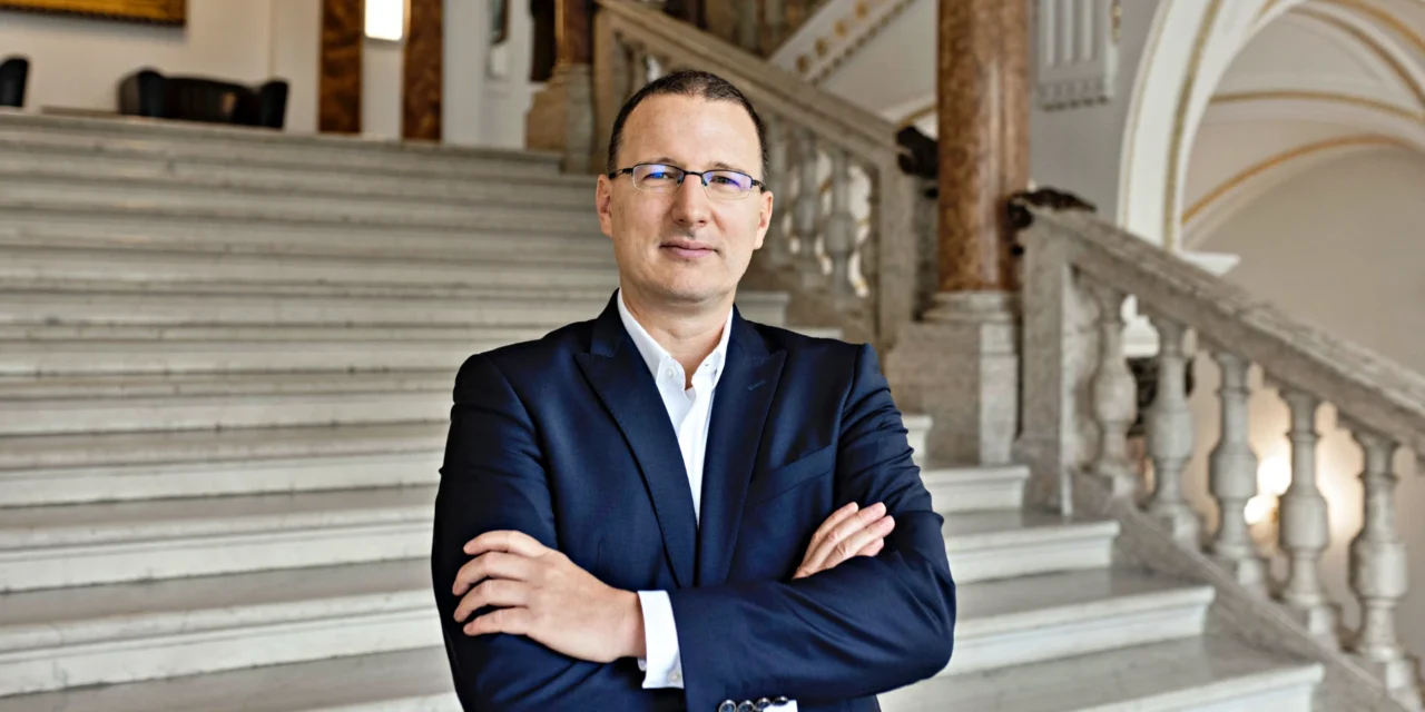 2025-ös digitális prioritásokról, a „Digital First és phygital” megközelítésről Egerszegi Ádám, az MBH Bank vezérigazgató-helyettese
