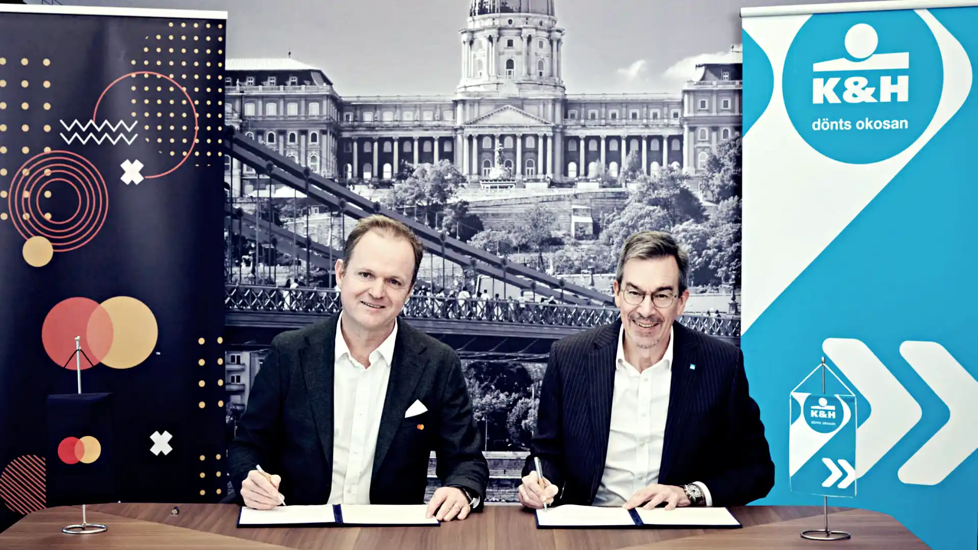 A K&H Bank és a Mastercard vezetői aláírják a 2030-ig szóló stratégiai partnerségi megállapodást